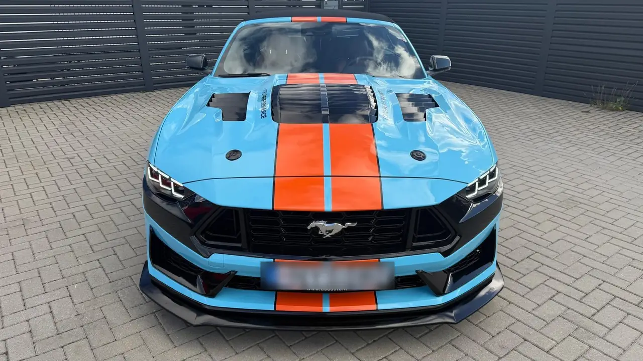 Frontal del Mustang con paragolpes y faros estilo S650